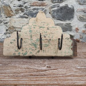 appendiabiti legno tre ganci forma a cupola colore chiaro