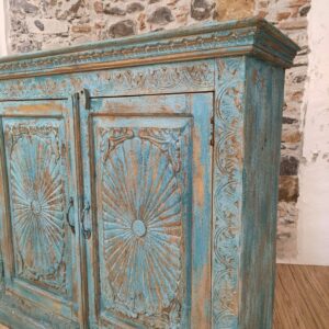 ante intagliate con sole di credenza indiana blu
