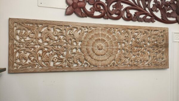 decorazione in legno da parete con mandala