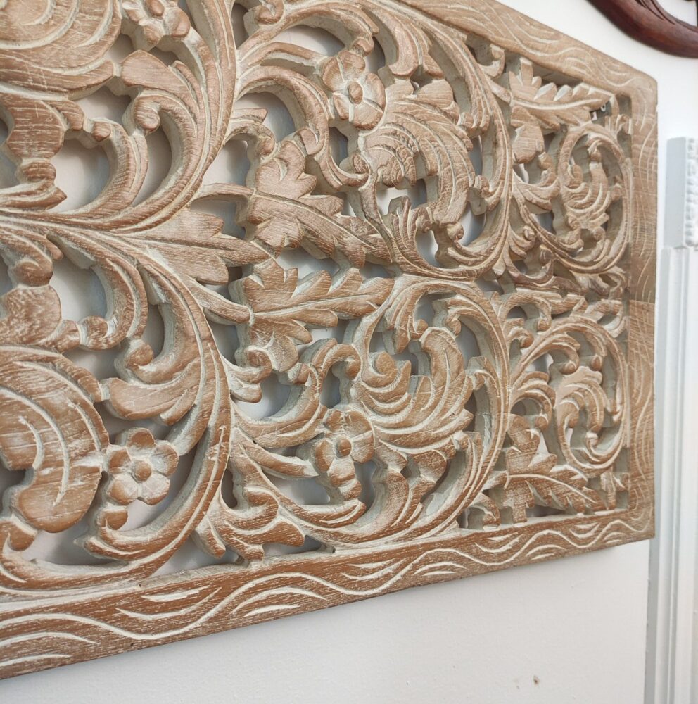 dettaglio floreale di decorazione da parete con mandala