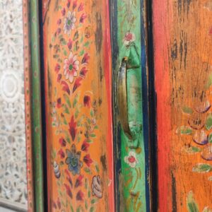 maniglia in ottone di mobiletto indiano a fiori