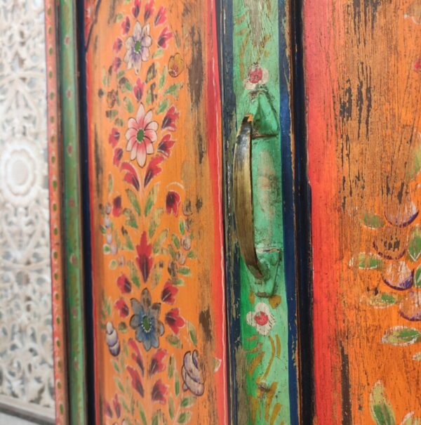 maniglia in ottone di mobiletto indiano a fiori