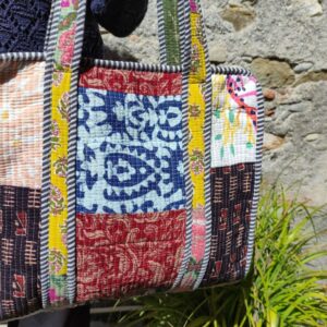 dettaglio della borsa shopping indiana in cotone