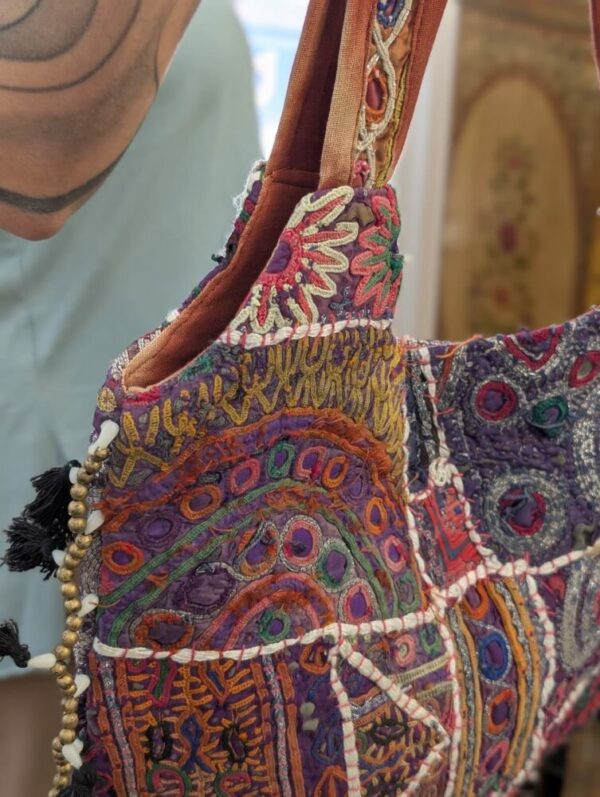 dettaglio di borsa indiana patchwork vintage