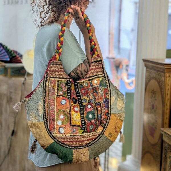 borsa indiana tonda con specchietti