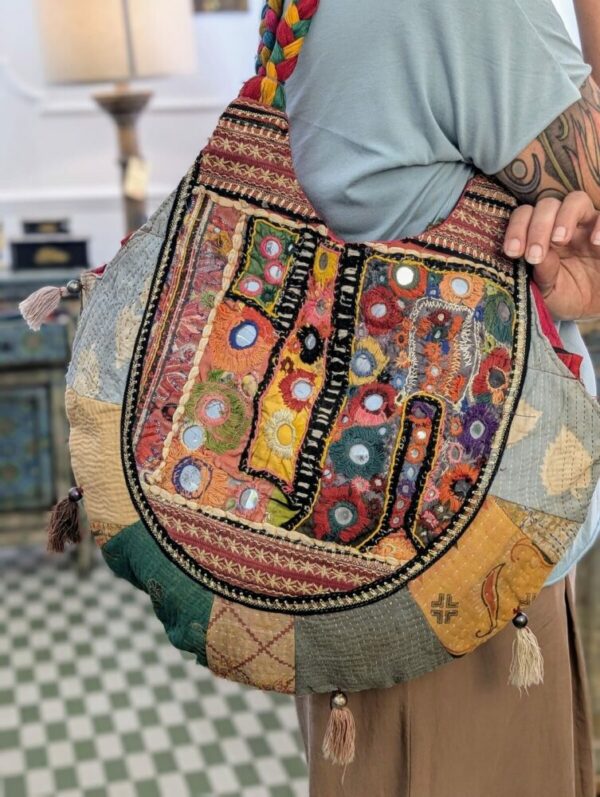 borsa indiana tonda vintage con specchietti