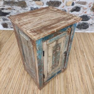 piano in legno di comodino rustico azzurro e bianco