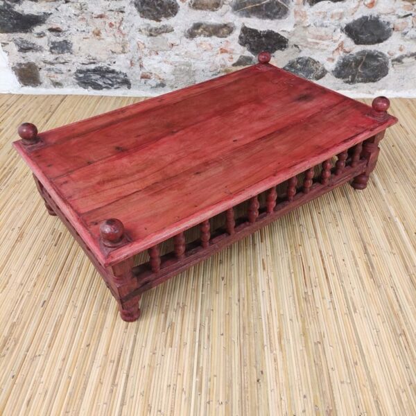 piano rosso di tavolino antico indiano