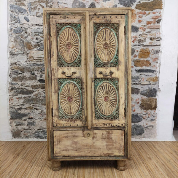 armadietto vintage decorato indiano