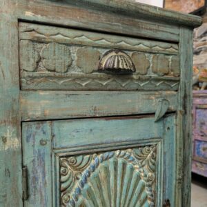 Alternative view of MOBILETTI COMODINI CON ANTA SCOLPITA E CASSETTO