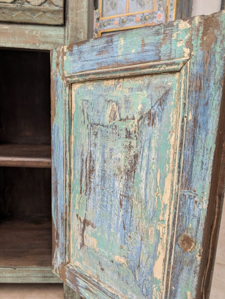 MOBILETTI COMODINI CON ANTA SCOLPITA E CASSETTO - immagine 3