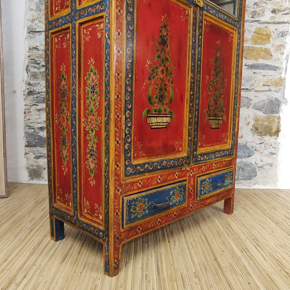 decorazione a fiori del mobile dispensa indiana