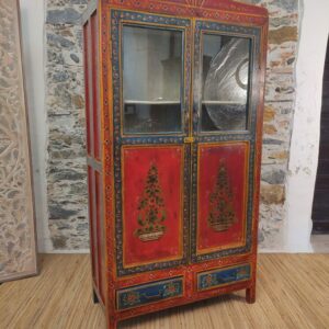 dispensa a vetri rossa dipinta a fiori indiana