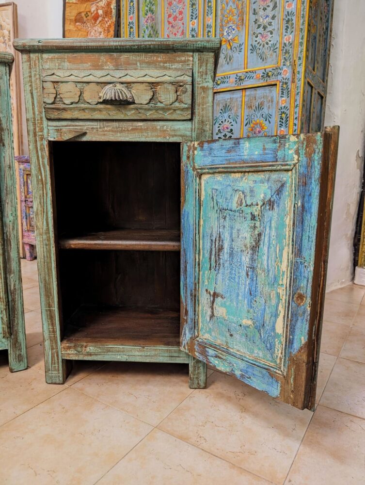 MOBILETTI COMODINI CON ANTA SCOLPITA E CASSETTO - immagine 6