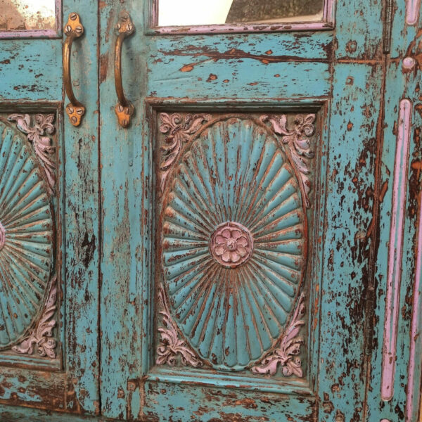 decorazione intagliata armadietto vintage blu