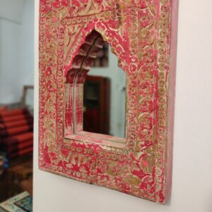 decorazione incisa di specchio indiano fucsia