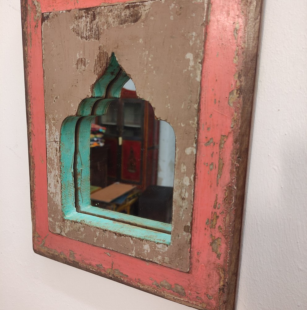 dettaglio dei colori di piccolo specchio decorativo gulab