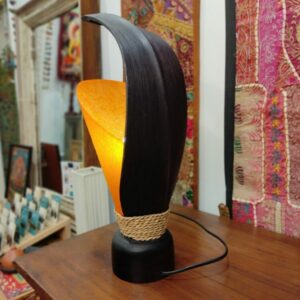 lampada arancio etnica con foglia di cocco