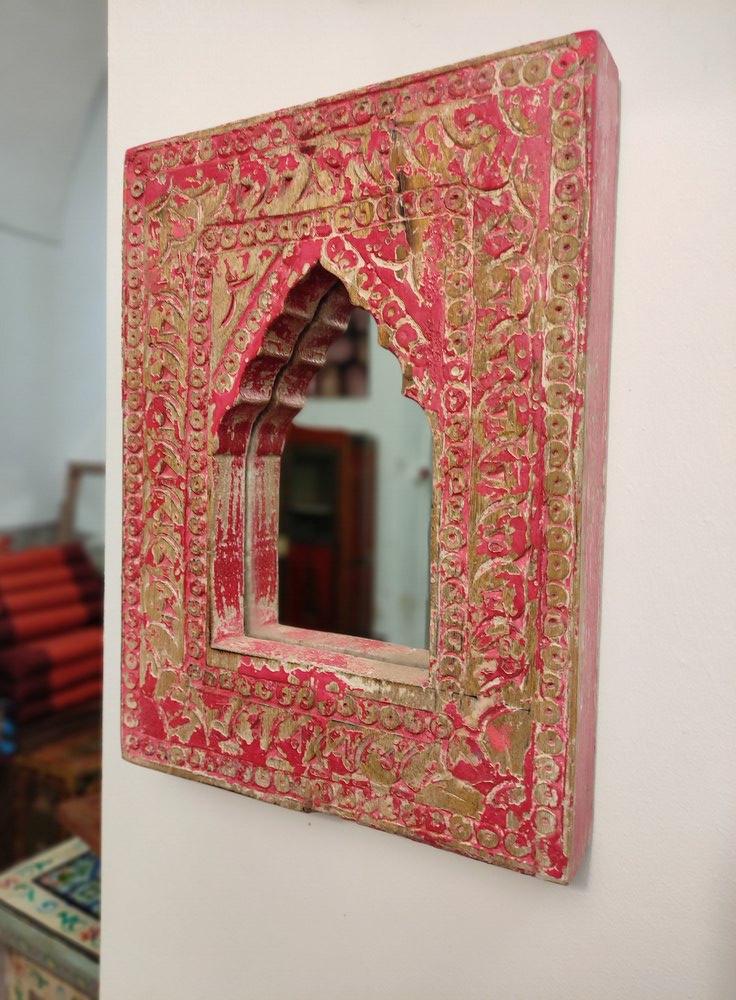 specchio decorativo indiano colore fucsia