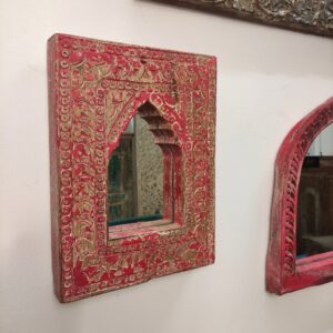 specchio decorativo in legno indiano fucsia