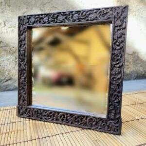 SPECCHIO INDIANO CON CORNICE INTAGLIATA