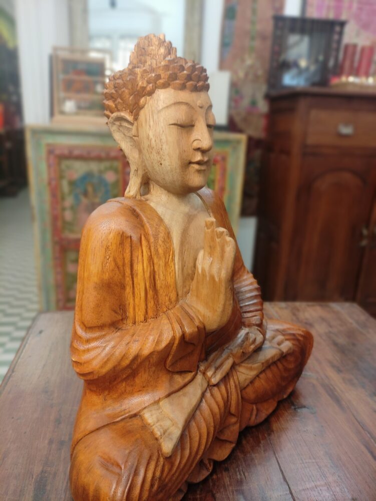 statua di buddha artigianale in legno vitarka mudra