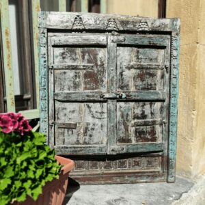 finestra indiana in legno con specchio dipinta azzurro argento