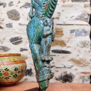 figura umana di Scultura decorativa di Yali ricavata da un'antica staffa architettonica india del sud