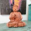 Statua del Buddha in meditazione in legno di Suar naturale intagliata a mano altezza 30cm.