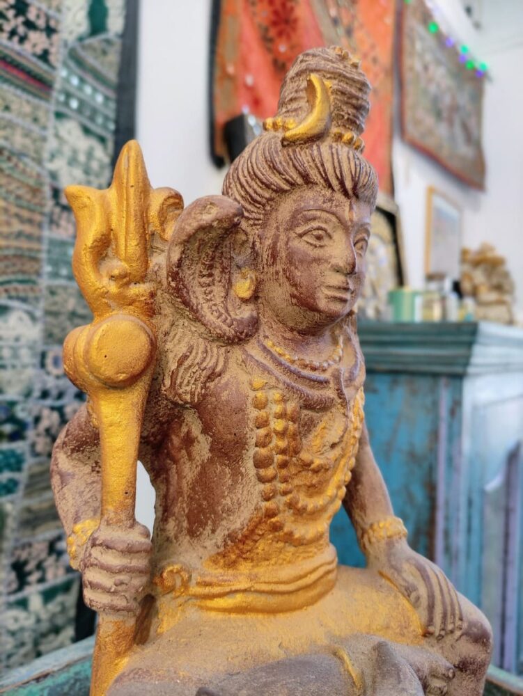 STATUA DI SHIVA E NANDI IN POLVERE DI PIETRA E ORO - immagine 5