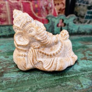 Alternative view of STATUETTA DI GANESH DISTESO BIANCO E ORO